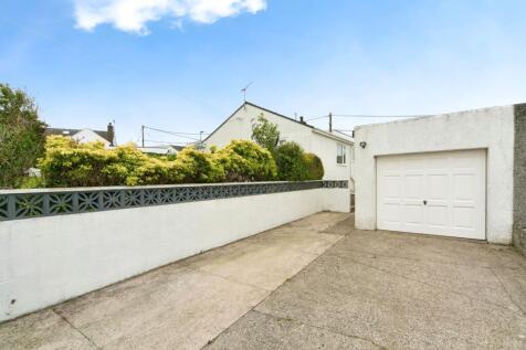 Driveway/Garage