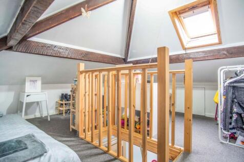 ATTIC ROOM
