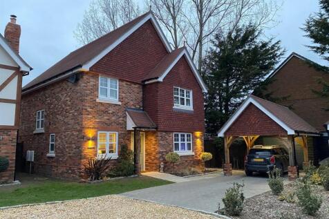 Treetops Croft Road.jpg