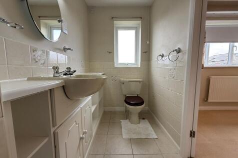 Ensuite bathroom