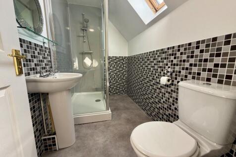En-suite bathroom