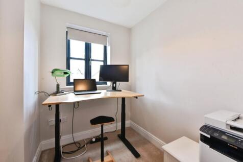 Bedroom 5/Office