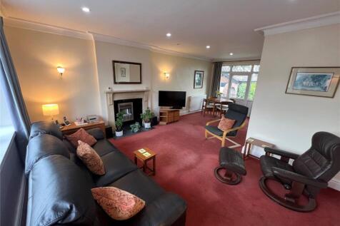 Lounge Dining Room