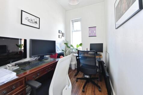 Bedroom/Office