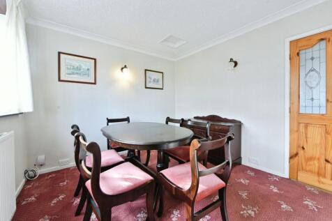 Bed 3/ Dining Area