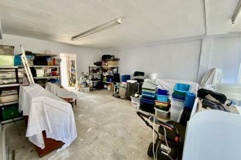 Garage/Workshop