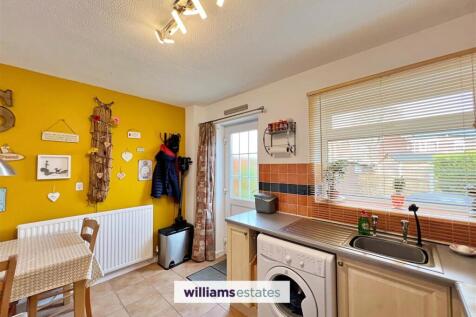 Kitchen/ Breakfast Room