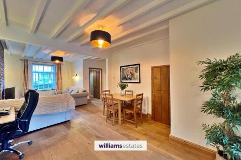 Open Plan Living / Dining Room