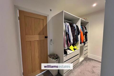Walk In Wardrobe