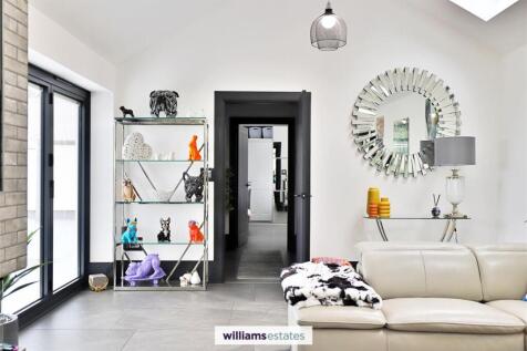 Open Plan Living / Kitchen