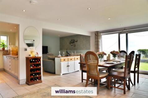 Dining/Sitting Room