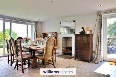 Dining/Sitting Room