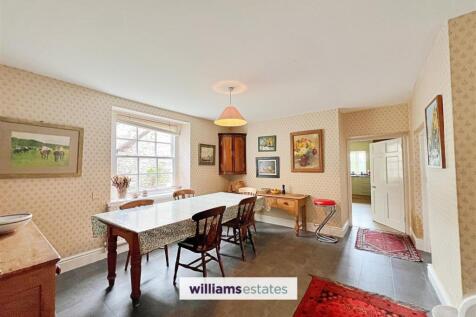 Breakfast Room