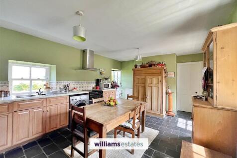 Cottage Kitchen