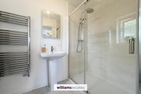 Bedroom Two En Suite