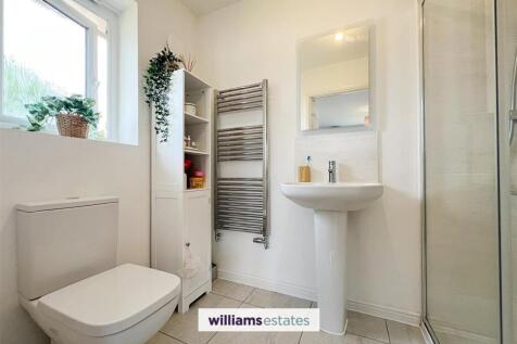 Bedroom Two En Suite
