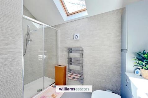Bedroom Two En-suite