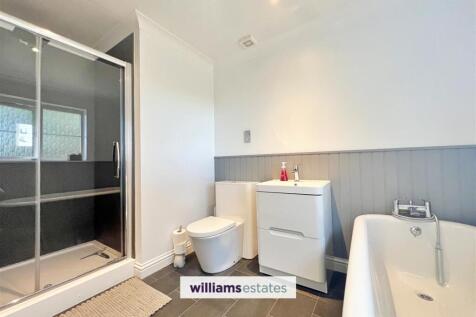 Bedroom One En Suite