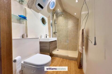 Bedroom Two En Suite