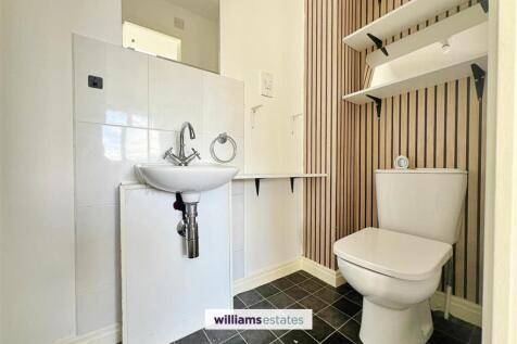 Bedroom One En Suite