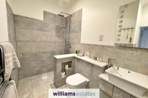 Bedroom Two, En-suite