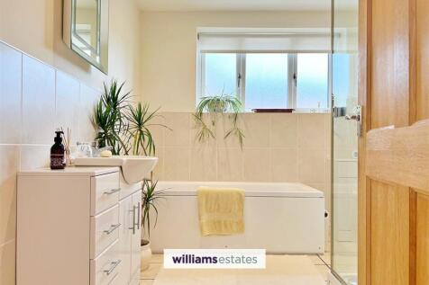 Bedroom Two En-Suite