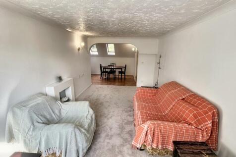 Living/Dining Area