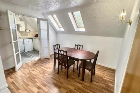 Living/Dining Area