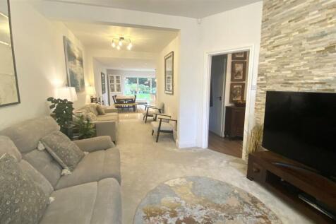 Open Plan Living/Dining and Kitchen