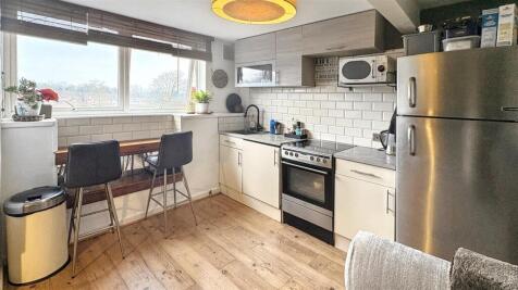 Living/Kitchen Room