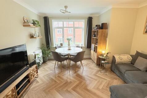 Living/Dining Room