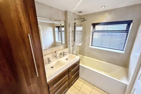 Ground Floor Bathroom