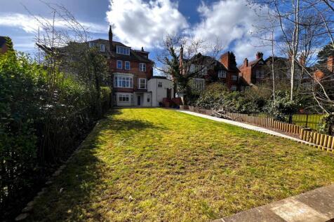 GARDEN FLAT SALISBURY.jpg