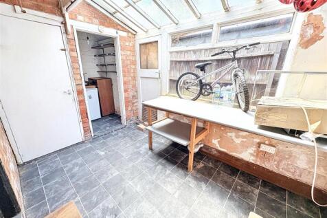 Side Lean-To