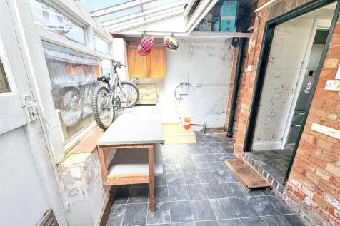 Side Lean-To