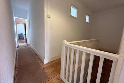 upstairs hallway.jpeg