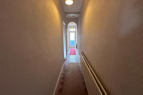Downstairs hall way.jpeg