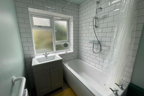 Bathroom 2.jpg