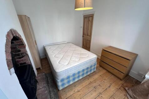 downstairs bedroom.jpeg