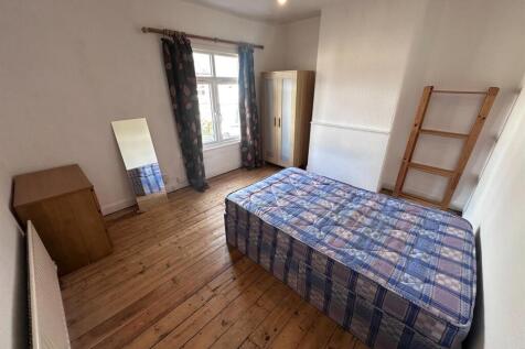 1st bedroom 2nd pic.jpeg