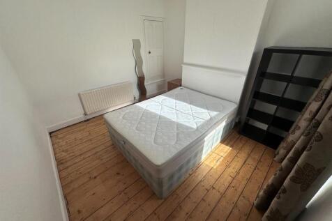 2nd bedroom 2nd pic.jpeg