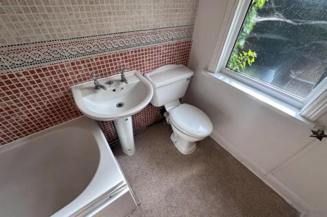 Toilet &amp; Sink .jpeg