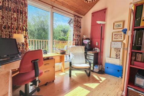 BEDROOM/OFFICE