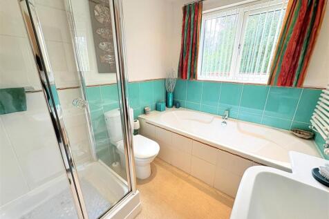 BATH/SHOWER ROOM
