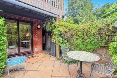 PATIO/GARDEN
