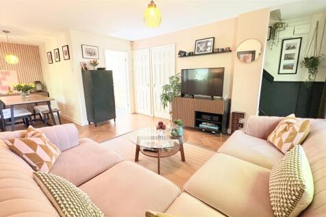 L-Shaped Living/Dining Room