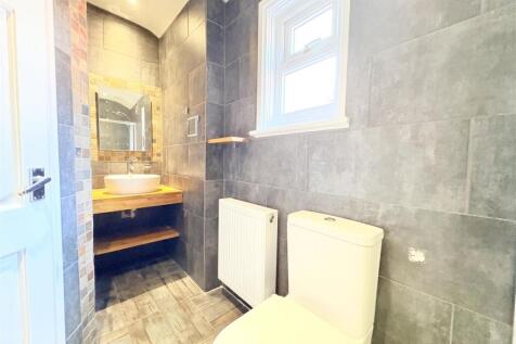 Bathroom/Shower Room