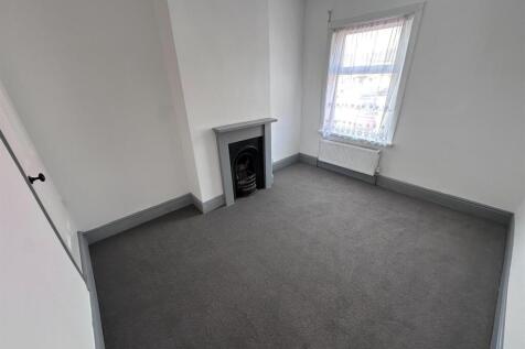1st bedroom.jpeg