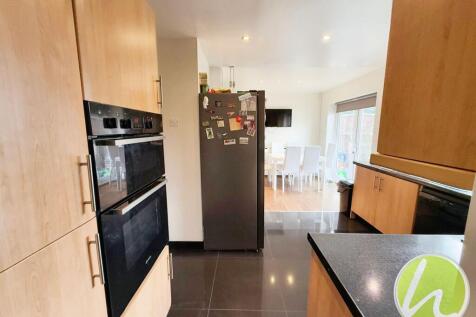 Kitchen/ Dining Room