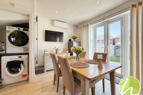 Kitchen/ Dining Room
